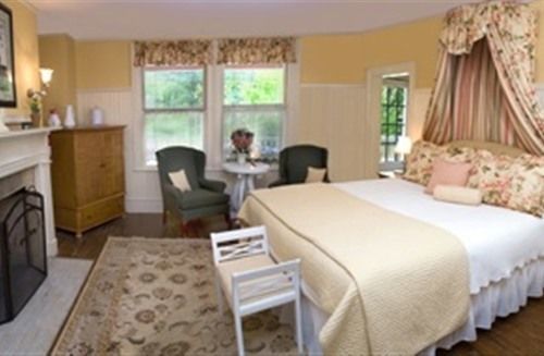 At Bed & Breakfast 3*